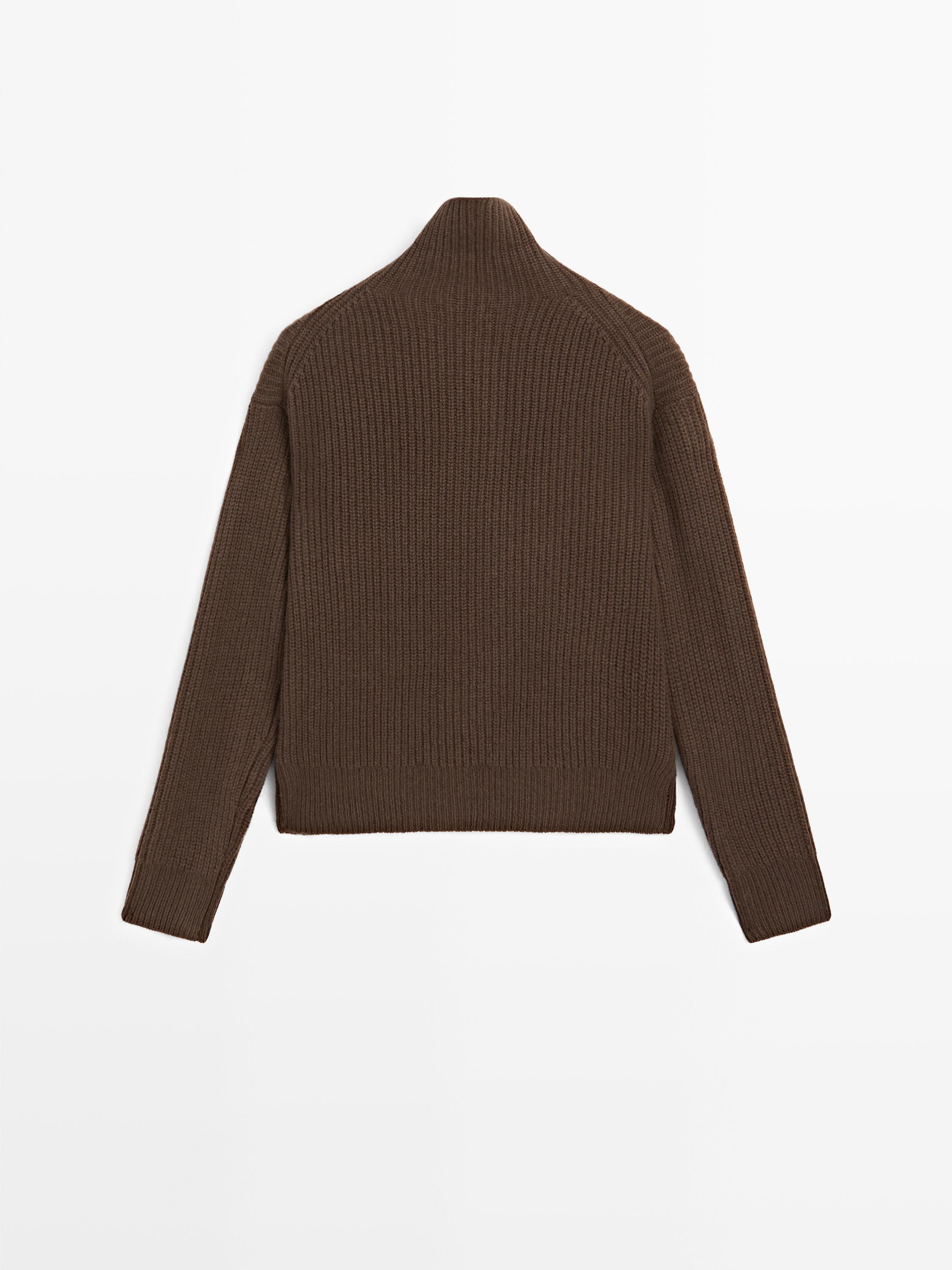 100% wool high neck knit sweater